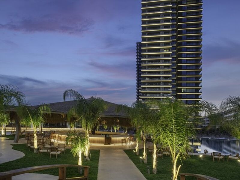 Grand Sapphire Resort