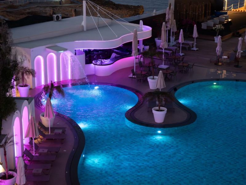 Rocks Hotel