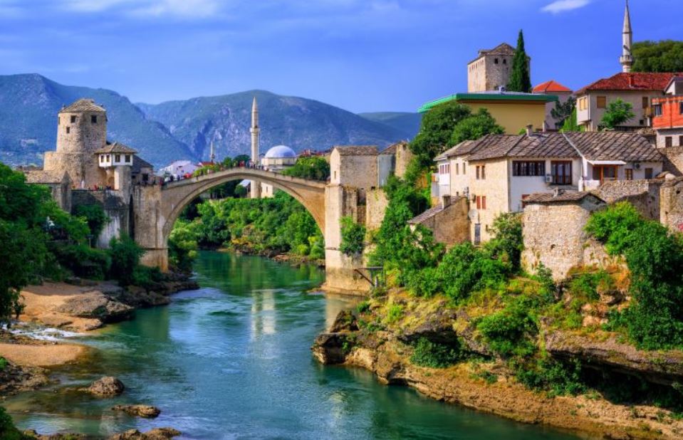 Kosovalı Büyük Balkanlar Turu THY ile Ekstra Turlar ve Akşam Yemekleri Dahil 7 Gece SJJ-TIA
