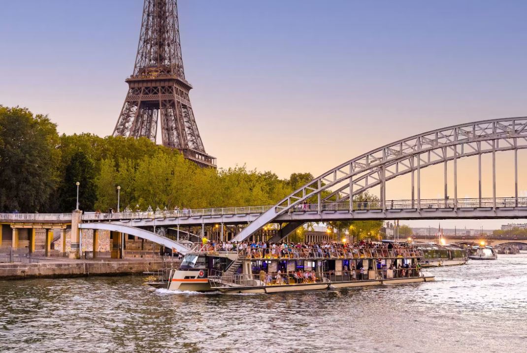 Görkemli Paris ve İncileri 3 Gece - THY ile (2026 Kış Dönemi)