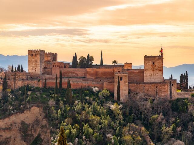 Görkemli İspanya ve Endülüs Şehirleri 2025 Türk Hava Yolları ile 7 Gece * 