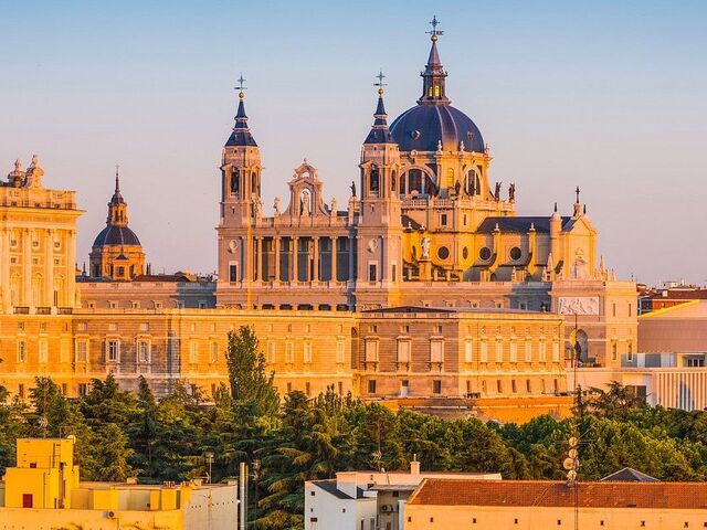 MADRİD & VALENCİA & BARCELONA                              