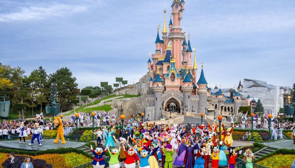 Paris & Disneyland 2026 TK (CDG-CDG)