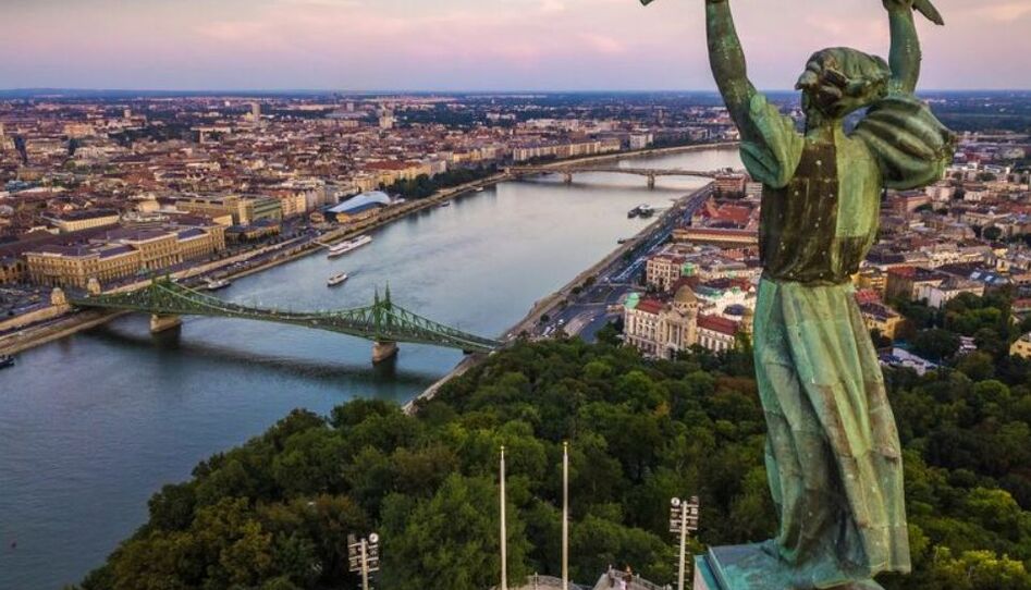 Ajet ile Viva Orta Avrupa Hallstatt 5 Ülke Turu PRG-BUD