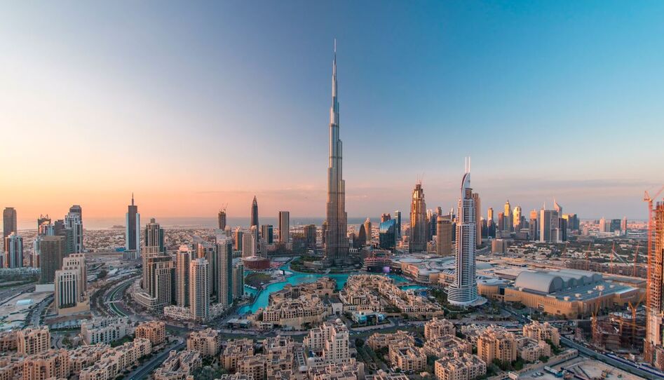 Dubai İkonları Air Arabia İle 3 Gece Megastar Tarkan Konseri Sahne Önü Golden Circle Kategori Bilet Dahil