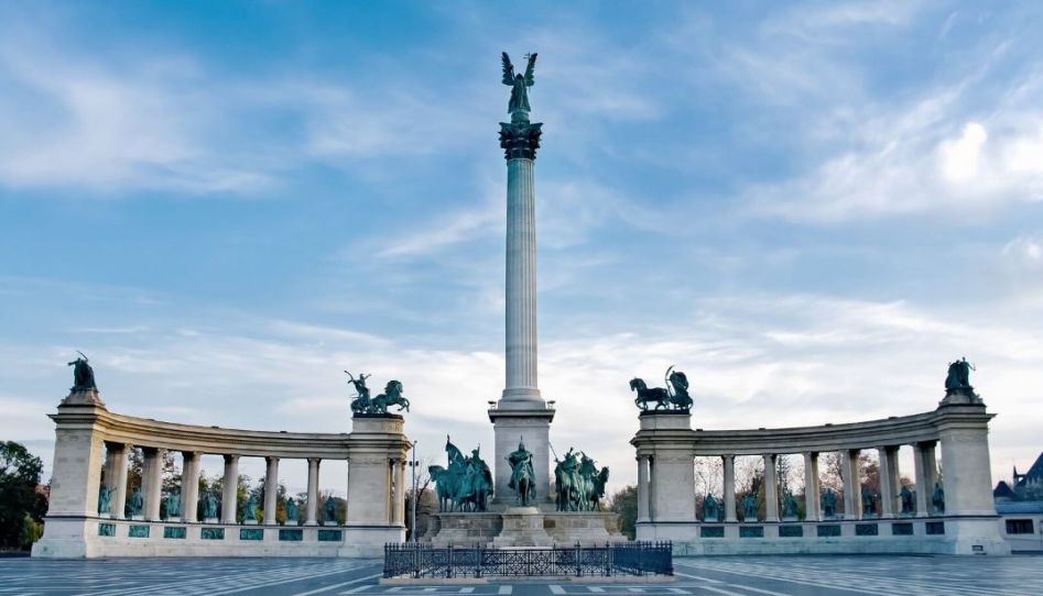 Görkemli Orta Avrupa Budapeşte & Viyana & Prag 7 Gece - Bratislava Turu Dahil - AJET ile