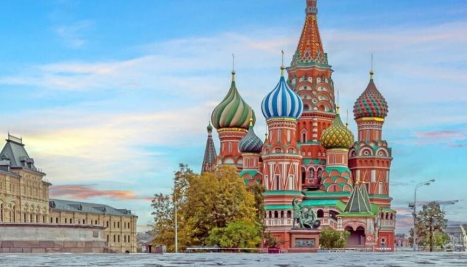 Kral & Kraliçe: St. Petersburg & Moskova PC 2026 (LED-VKO)