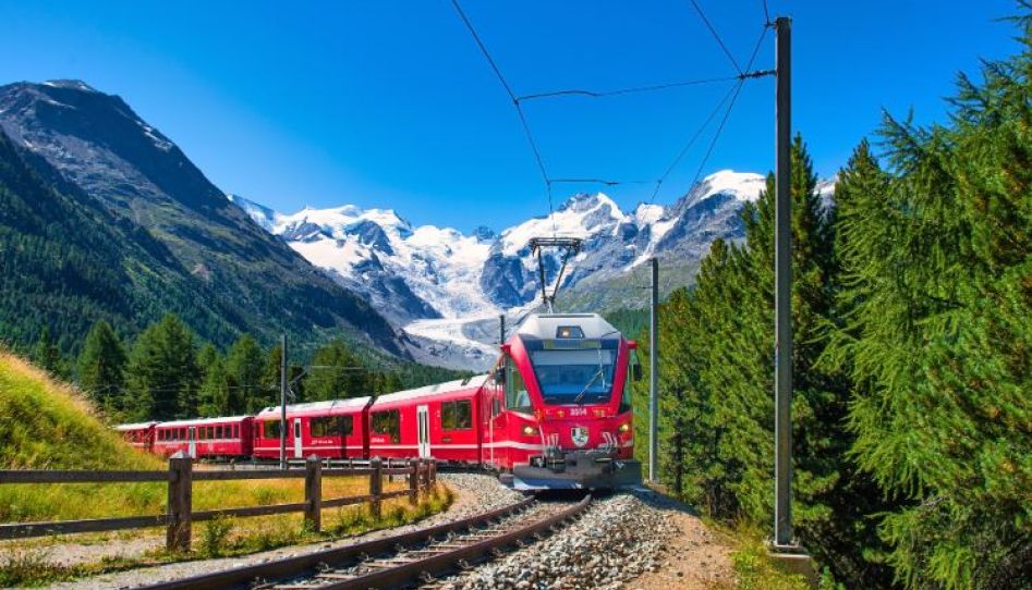 Bernina Express ile İtalya & İsviçre Alpleri Turu AJet ile Ekstra Turlar Dahil 4 Gece 5 Gün 2027 (BGY-BSL)